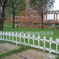 China Plastic Garden Lawn Decorative Edging HT4477 supplier China manufacturer factory